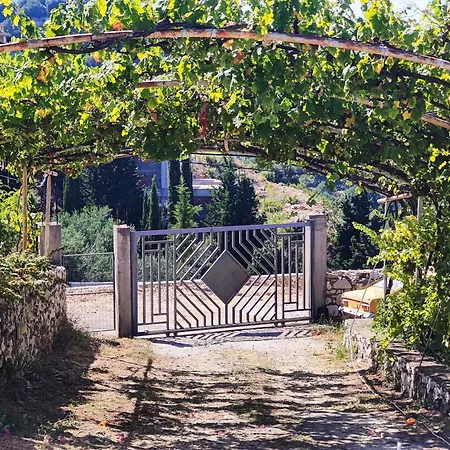 Landhuis Lofos Himare